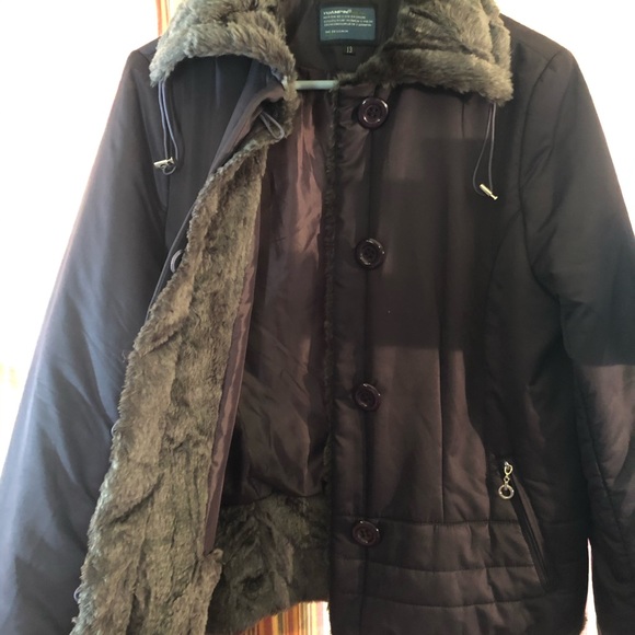 Coat - Picture 5 of 9